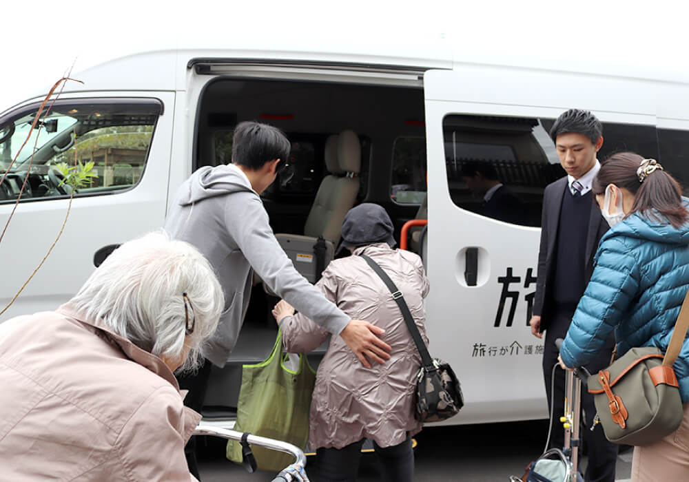 皆様の力になれる添乗員